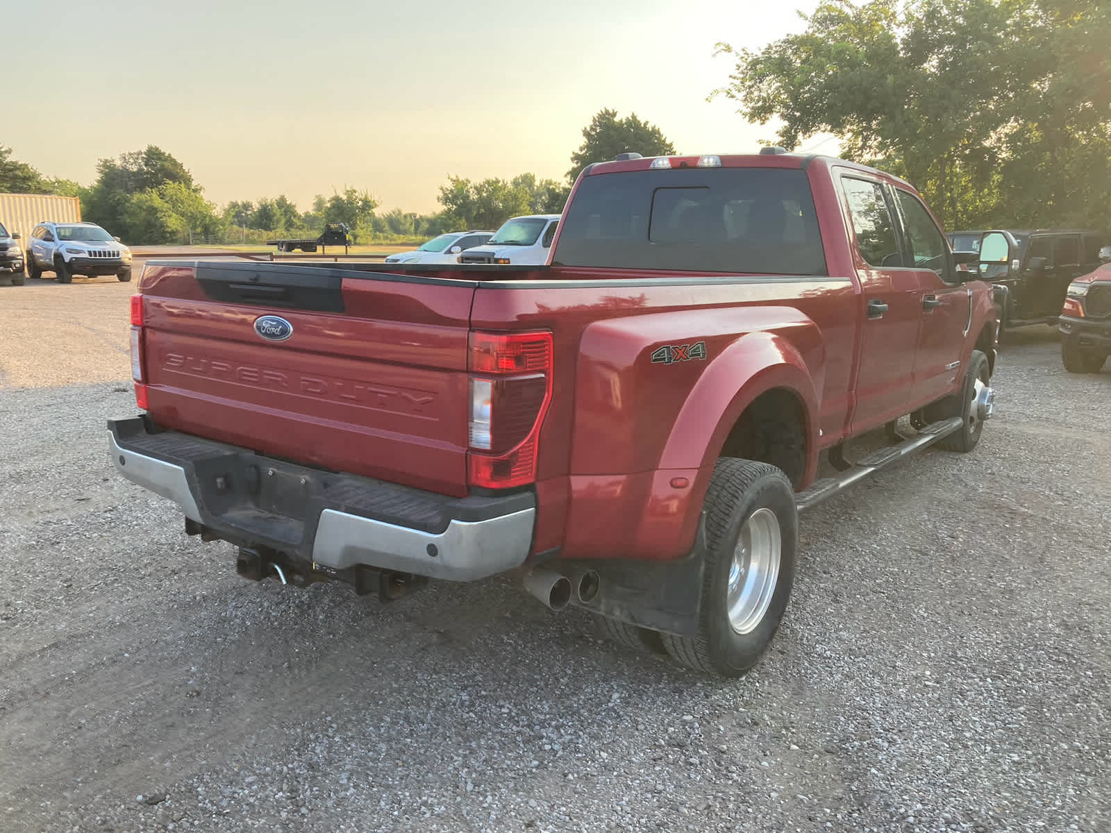 2022 Ford Super Duty F-350 DRW Pickup XLT