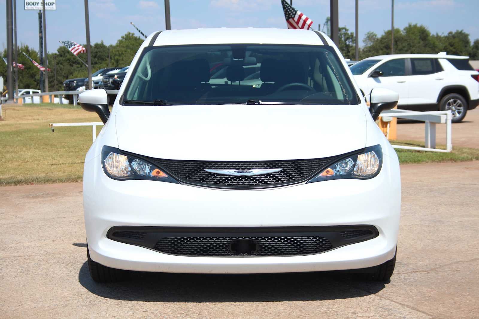 2022 Chrysler Voyager LX