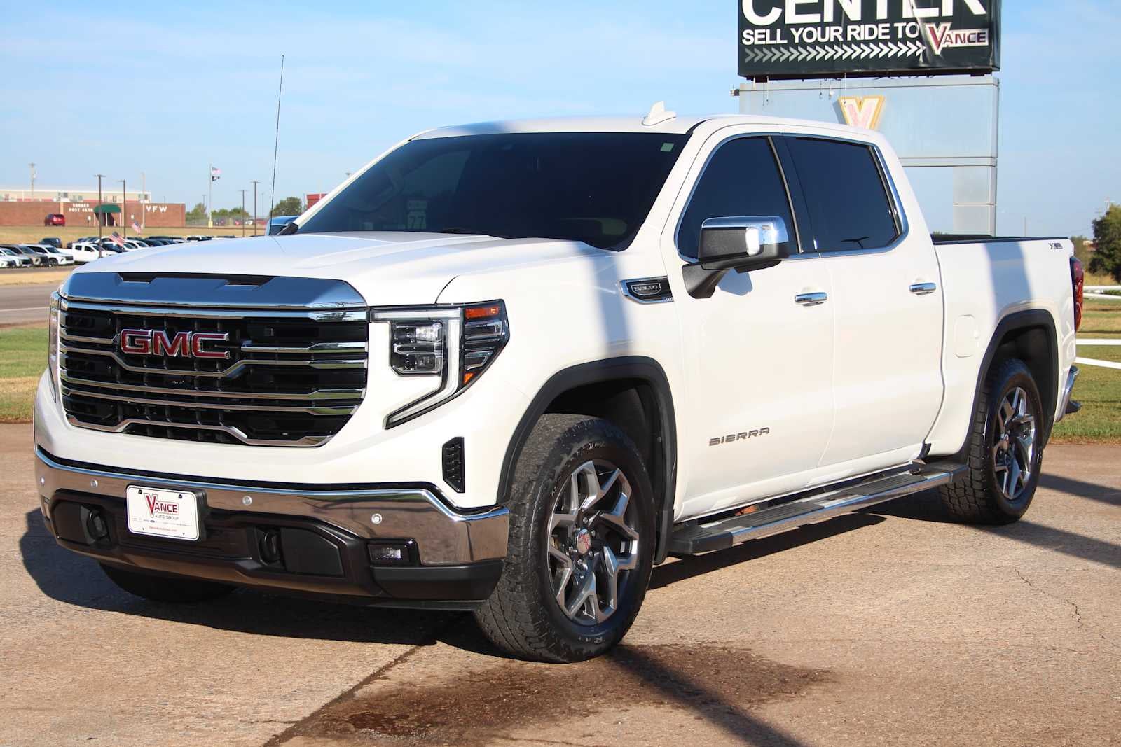 2024 GMC Sierra 1500 SLT