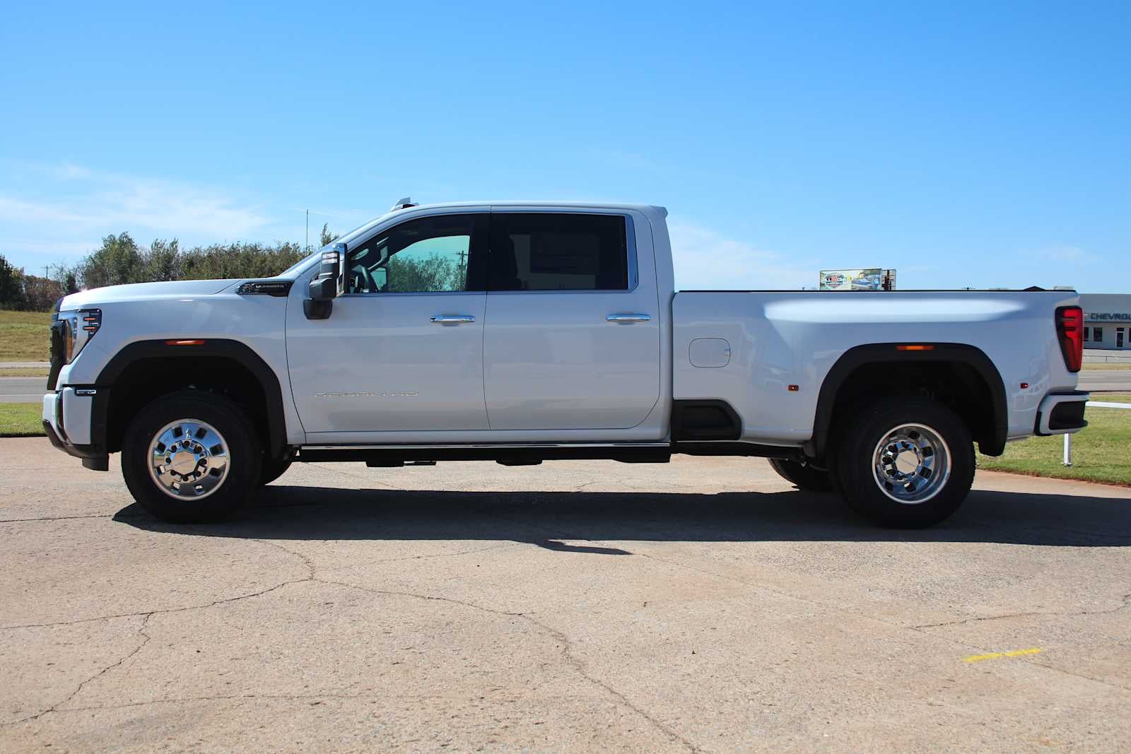 2026 GMC Sierra 3500HD Denali Ultimate DRW