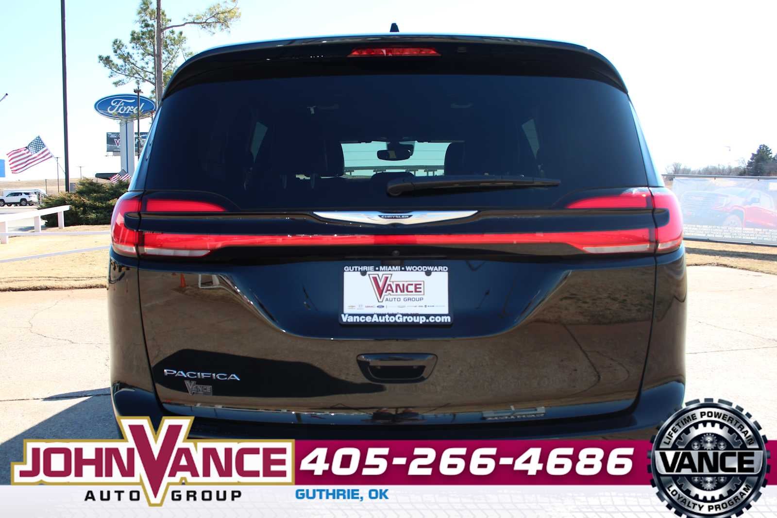 2025 Chrysler Pacifica Select