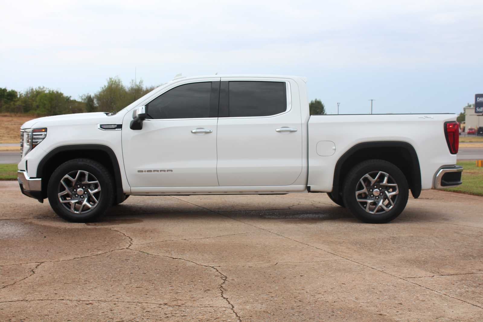 2023 GMC Sierra 1500 SLT