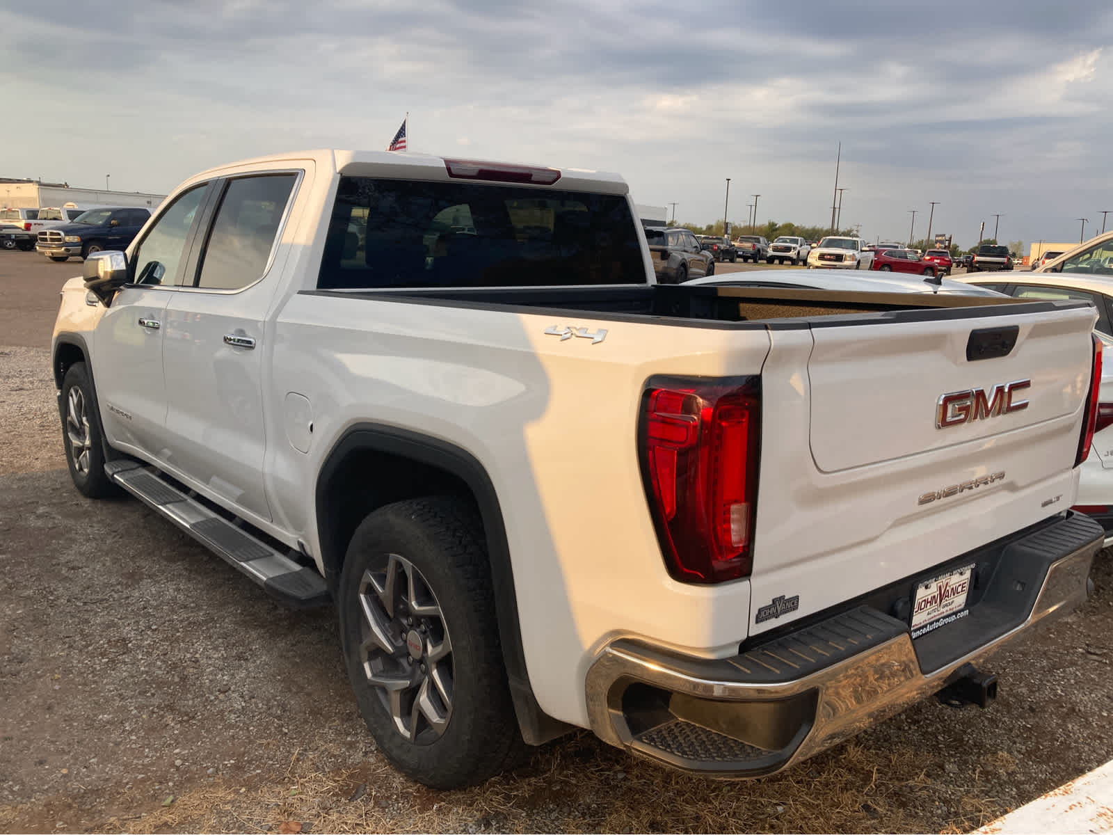 2025 GMC Sierra 1500 SLT