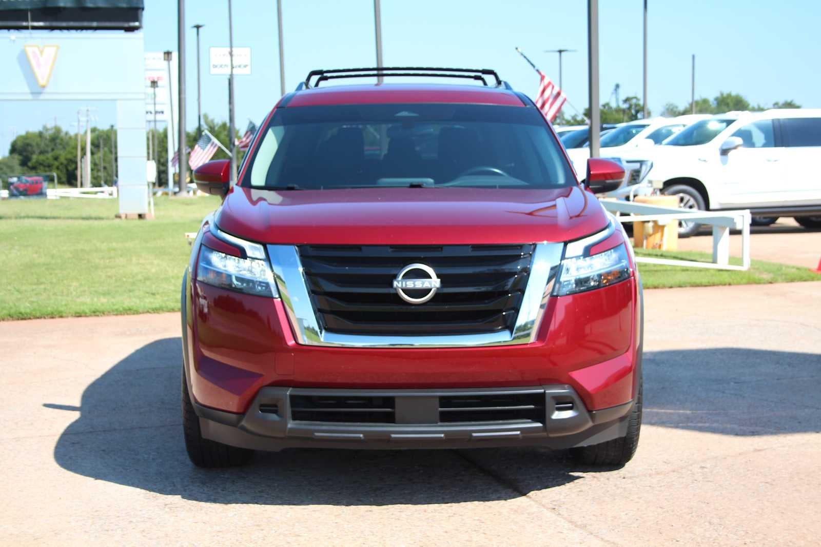 2022 Nissan Pathfinder SV