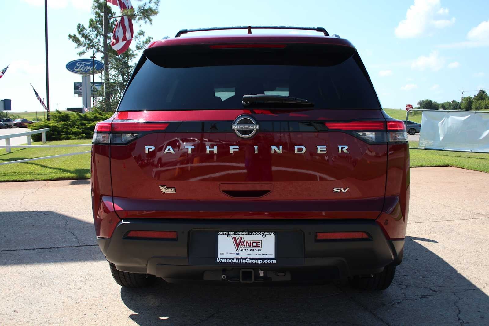 2022 Nissan Pathfinder SV