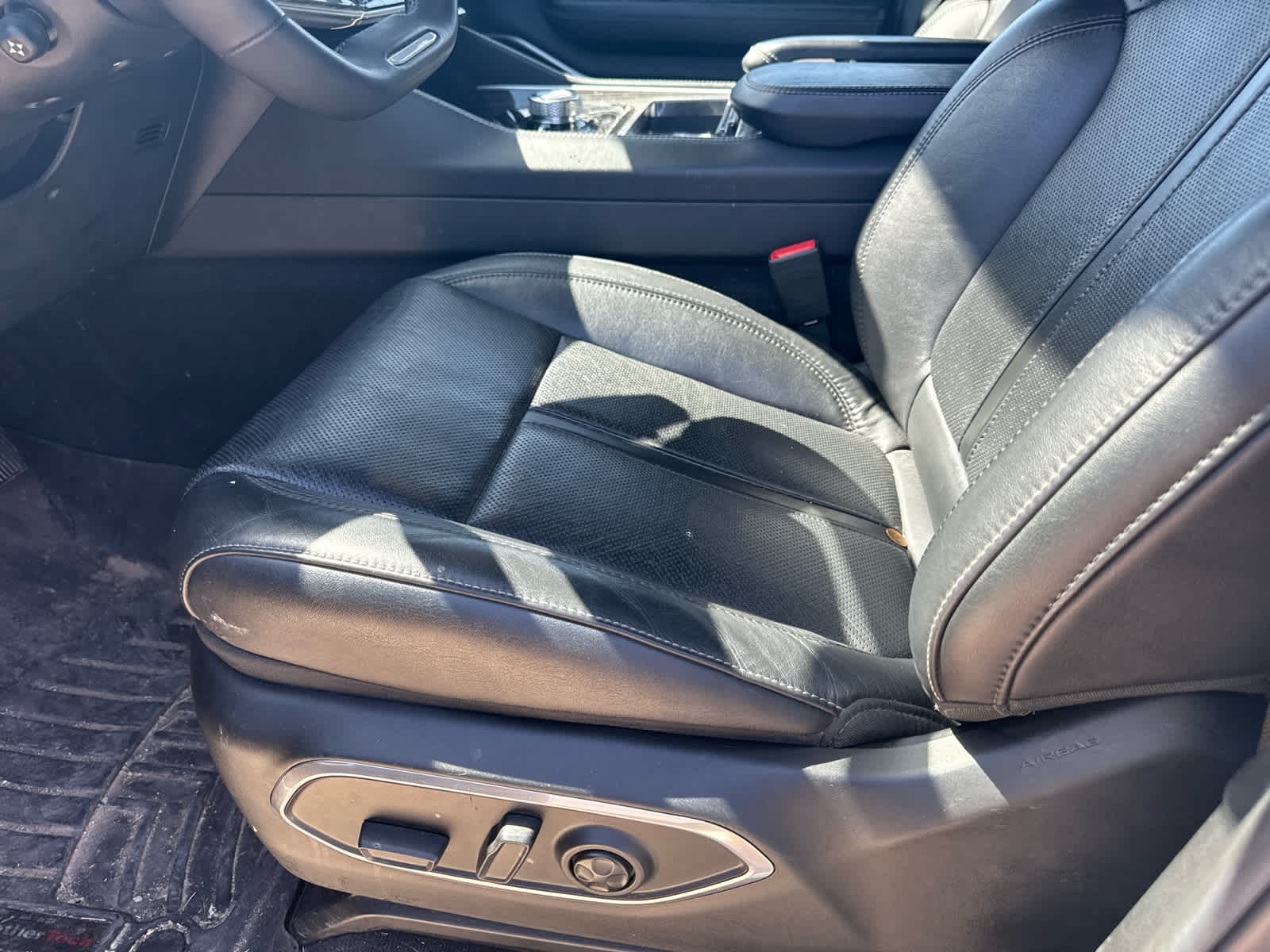 2022 Jeep Wagoneer Series III 4x2