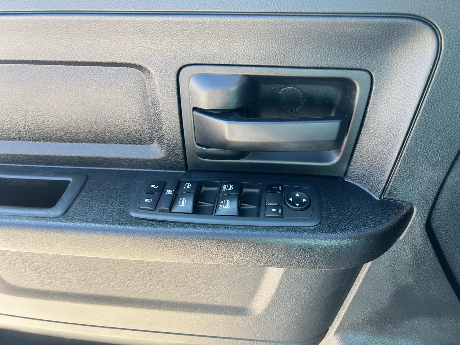 2021 RAM Ram 1500 Classic Tradesman Quad Cab 4x2 6'4' Box