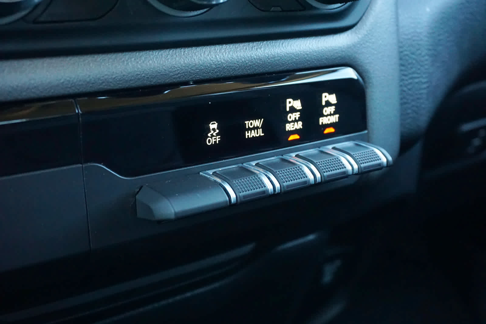 2020 RAM Ram 1500 Big Horn Crew Cab 4x4 5'7' Box