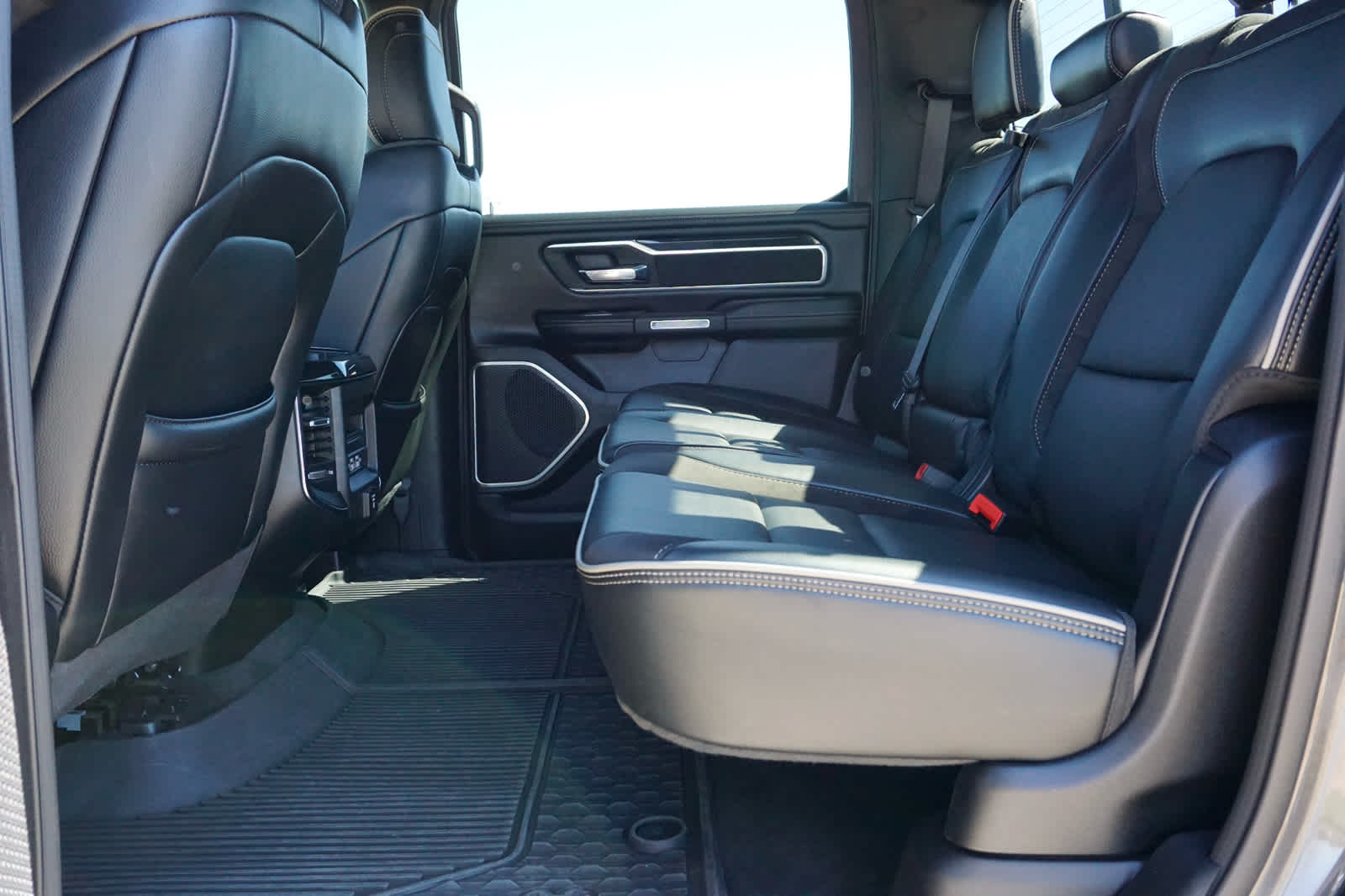 2022 RAM Ram 1500 Laramie Crew Cab 4x4 5'7' Box