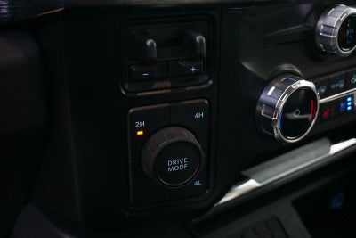 2025 Ford Super Duty F-350 DRW Pickup LARIAT