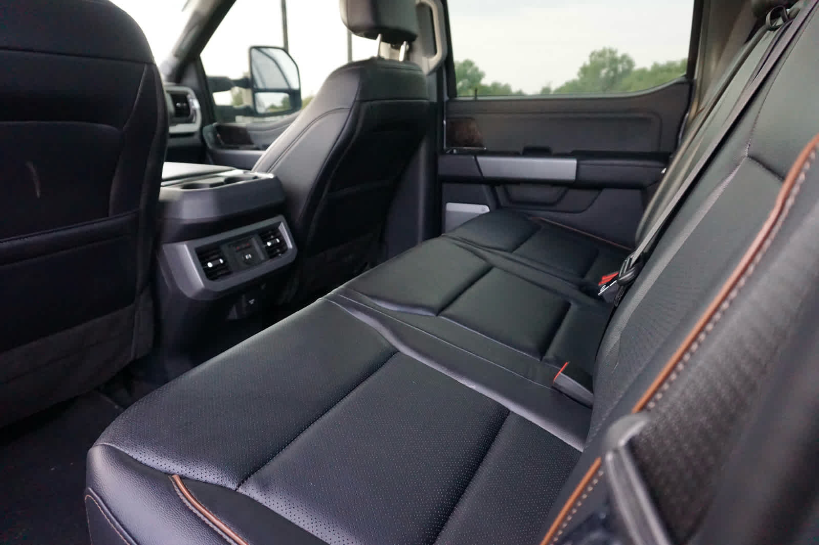 2025 Ford Super Duty F-350 DRW Pickup LARIAT
