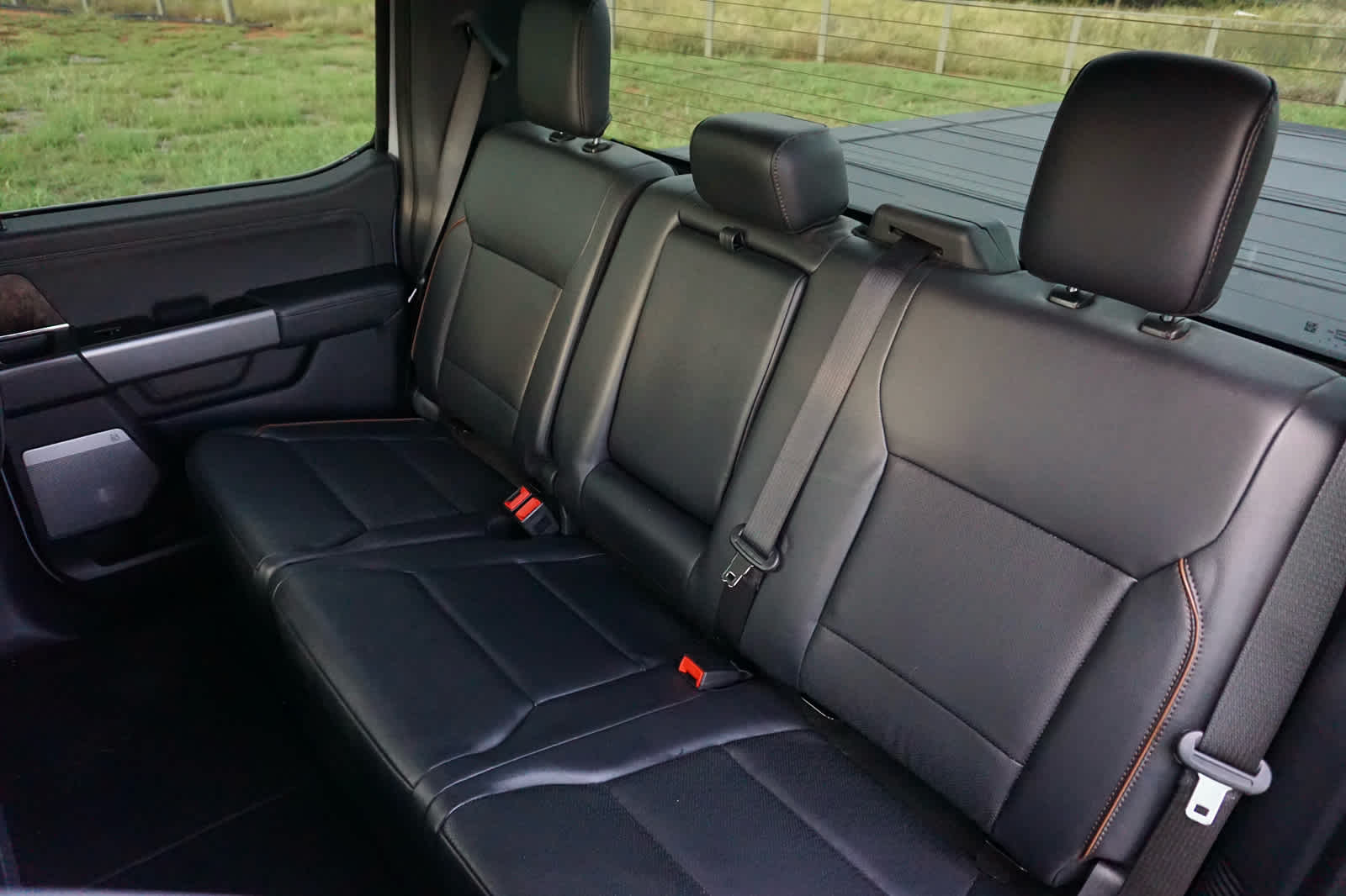 2025 Ford Super Duty F-350 DRW Pickup LARIAT