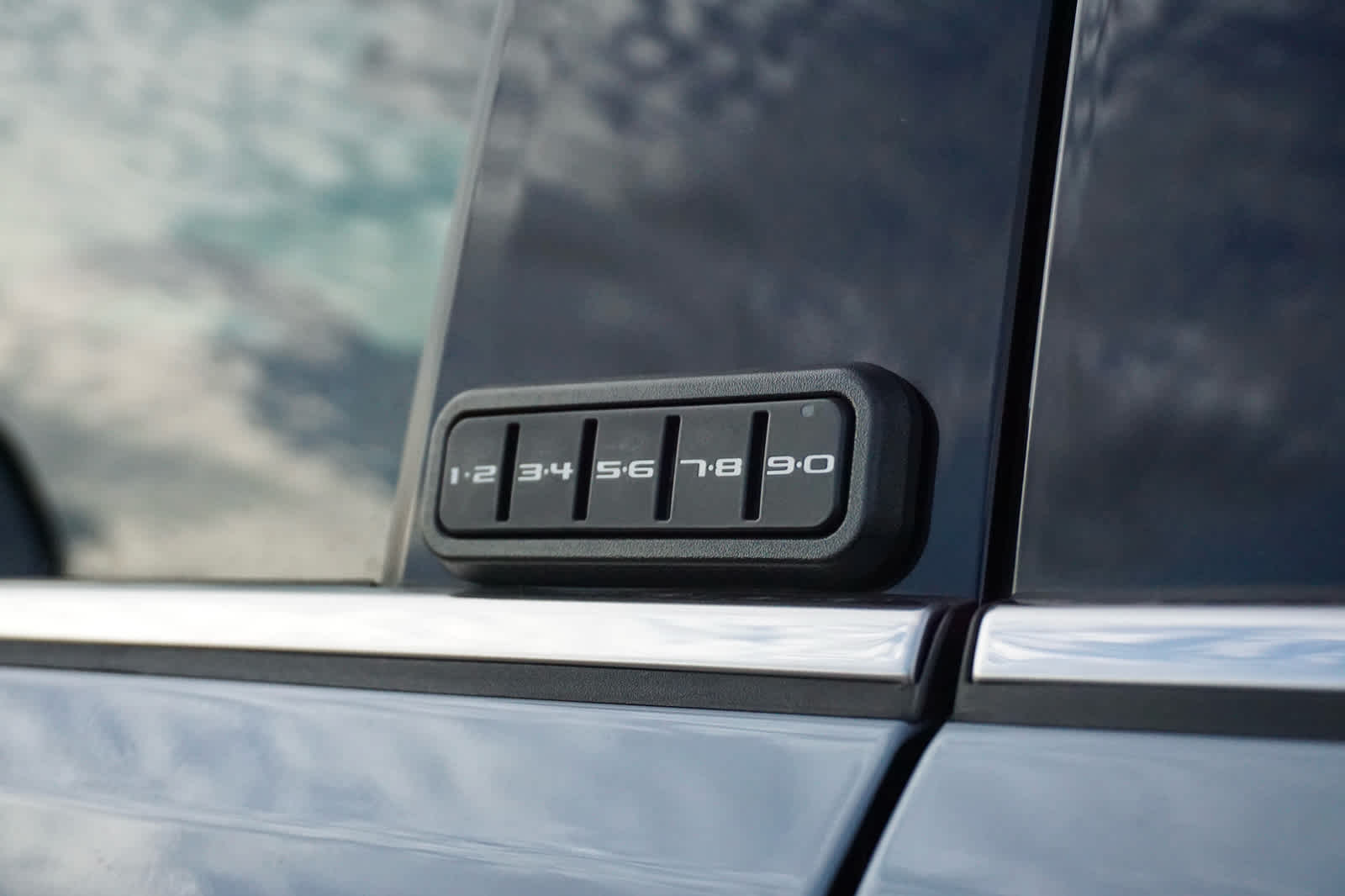 2025 Ford Super Duty F-350 DRW Pickup LARIAT
