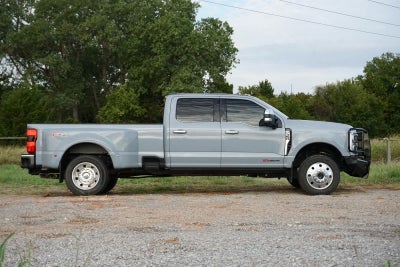 2025 Ford Super Duty F-350 DRW Pickup LARIAT
