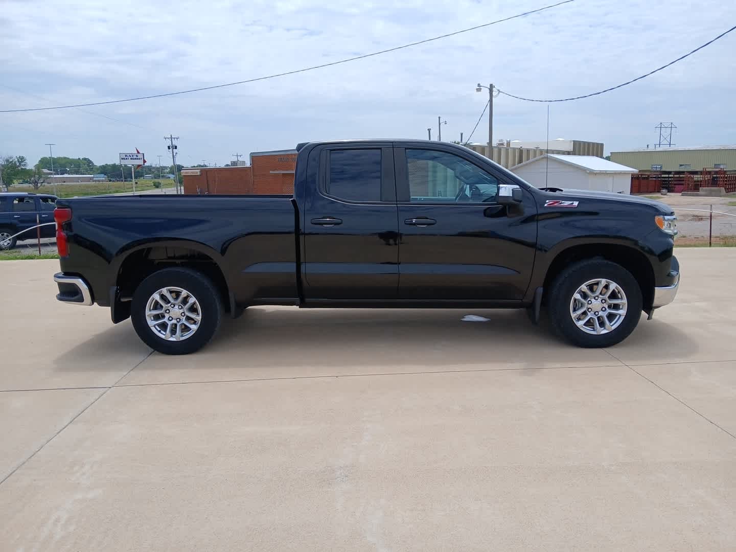 2023 Chevrolet Silverado 1500 4WD Double Cab Standard Bed LT