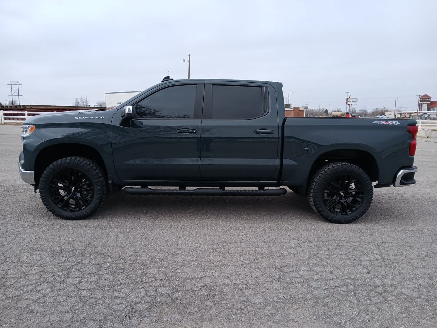 2025 Chevrolet Silverado 1500 4WD Crew Cab Standard Bed LT