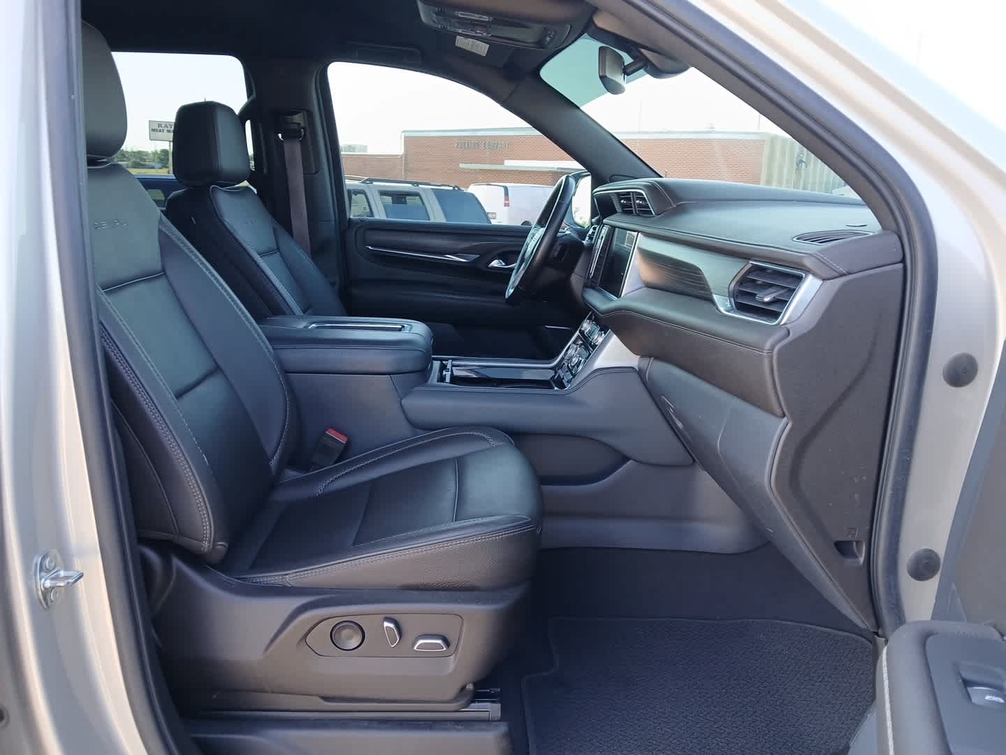 2022 GMC Yukon 4WD Denali