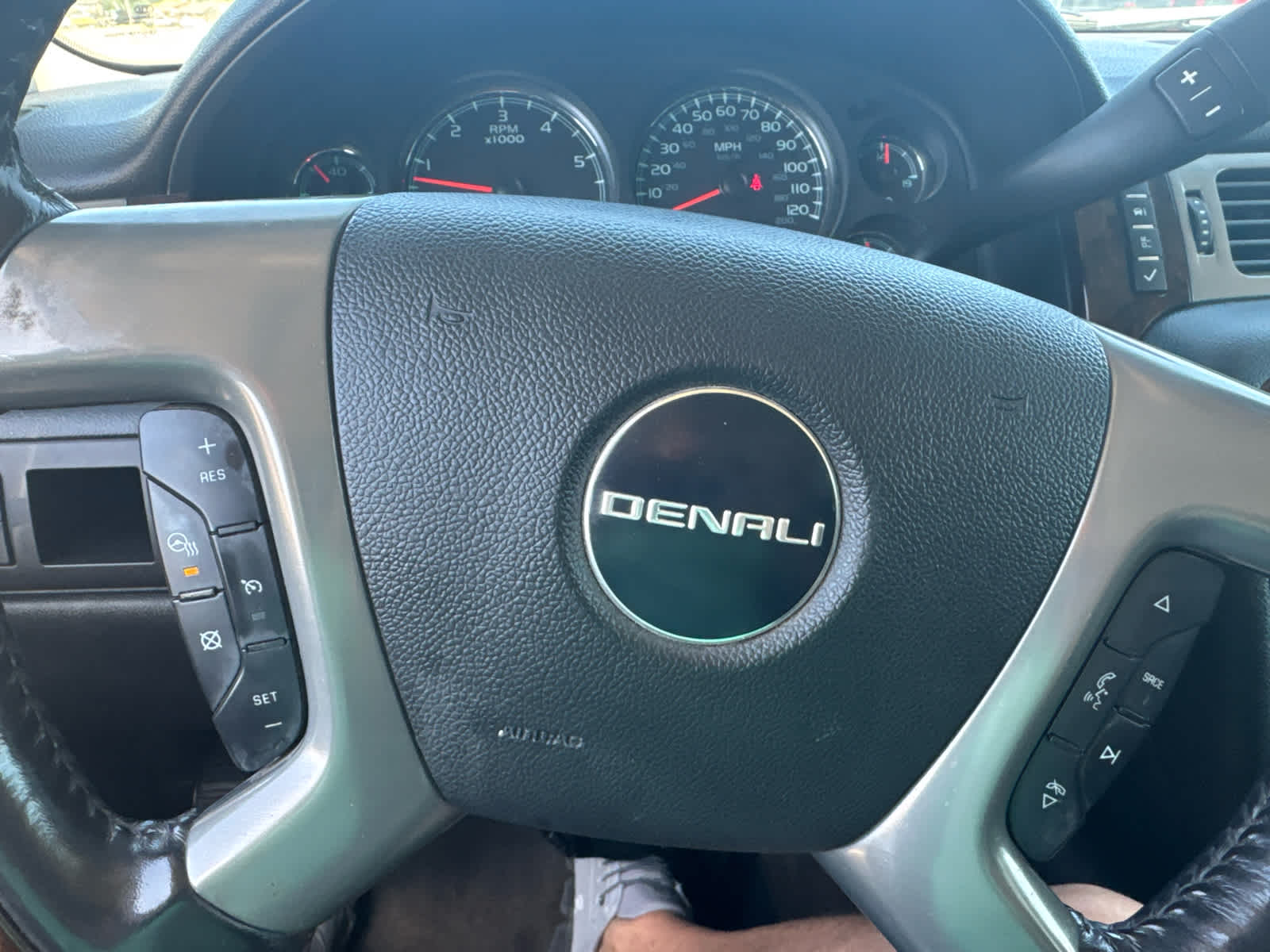 2010 GMC Yukon XL Denali