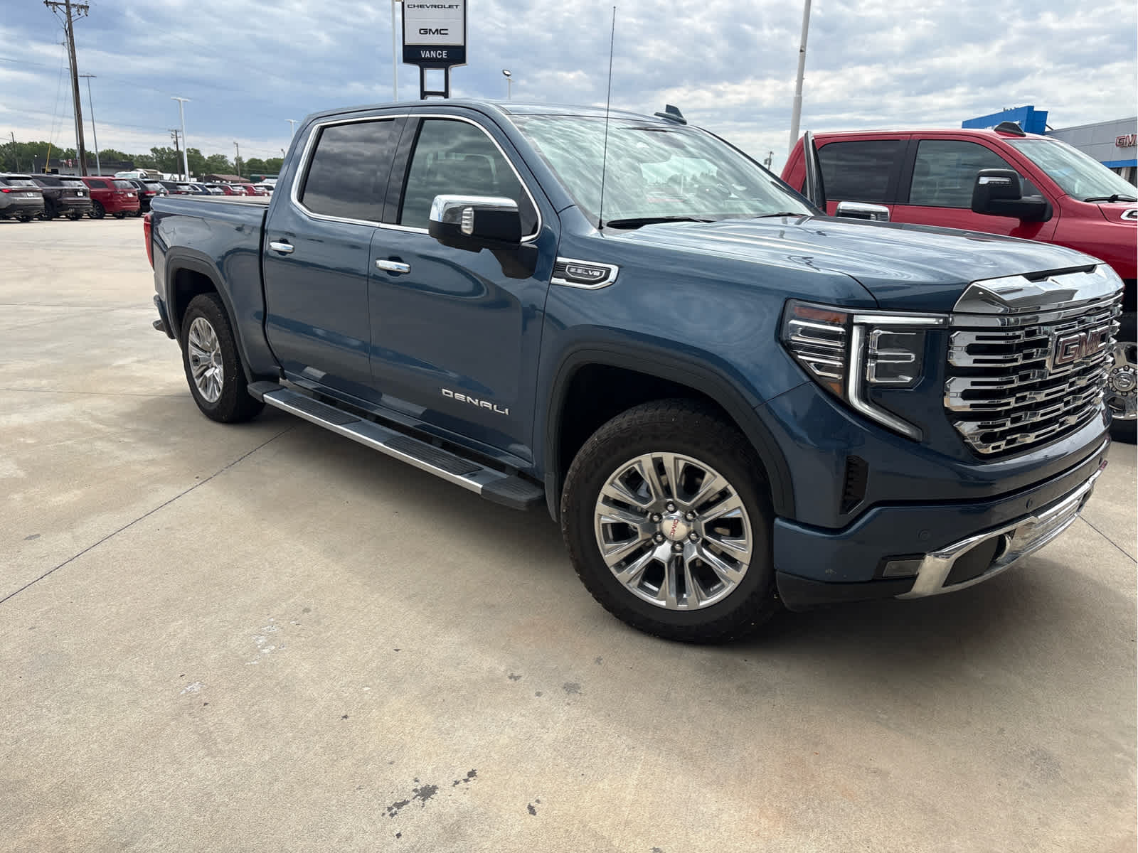 2025 GMC Sierra 1500 4WD Crew Cab Short Box Denali