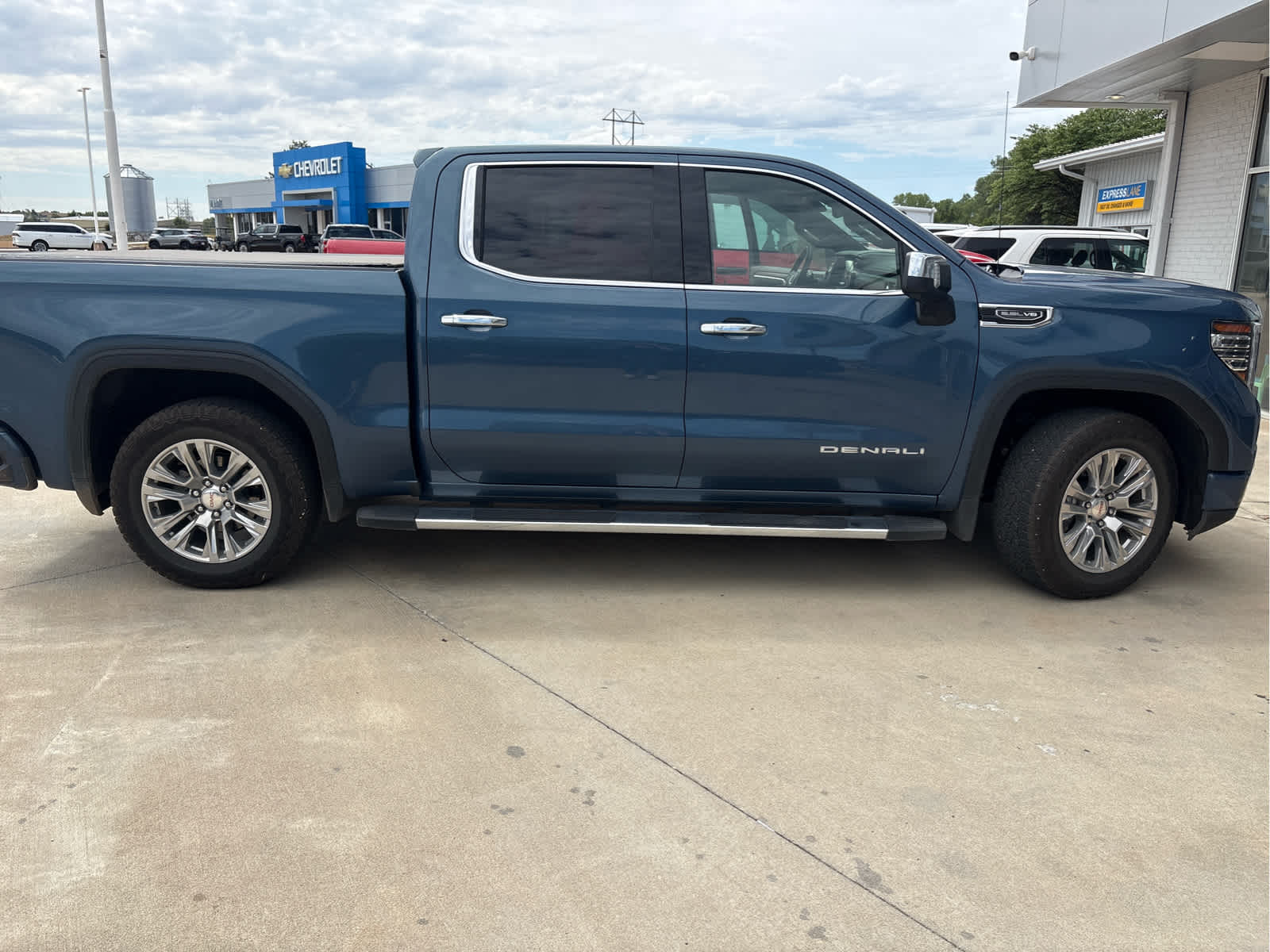 2025 GMC Sierra 1500 4WD Crew Cab Short Box Denali