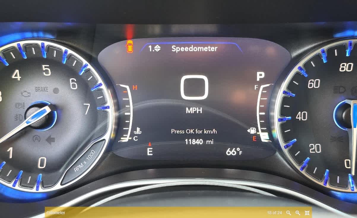 2025 Chrysler Pacifica Select