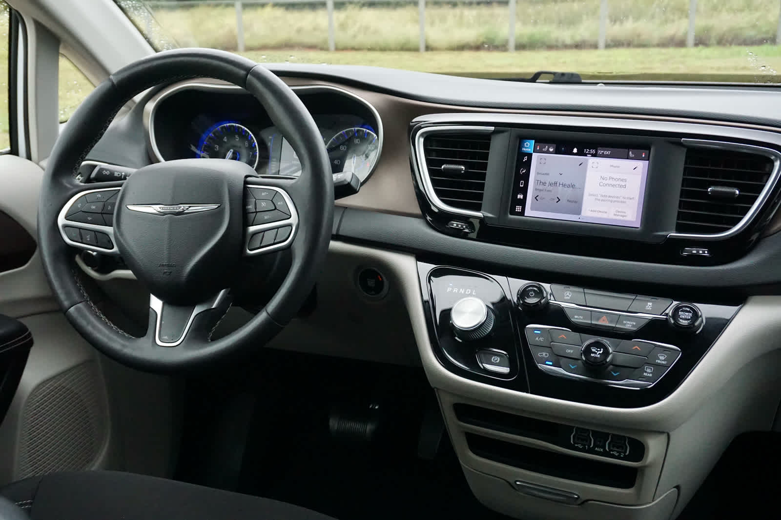2022 Chrysler Voyager LX