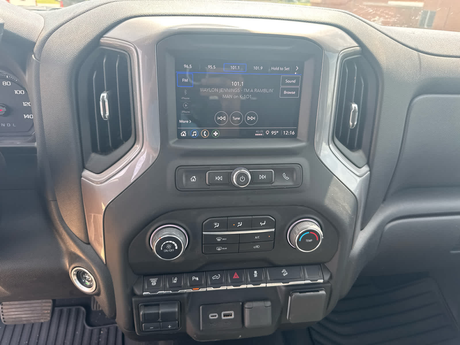 2024 Chevrolet Silverado 2500HD 4WD Crew Cab Standard Bed Custom