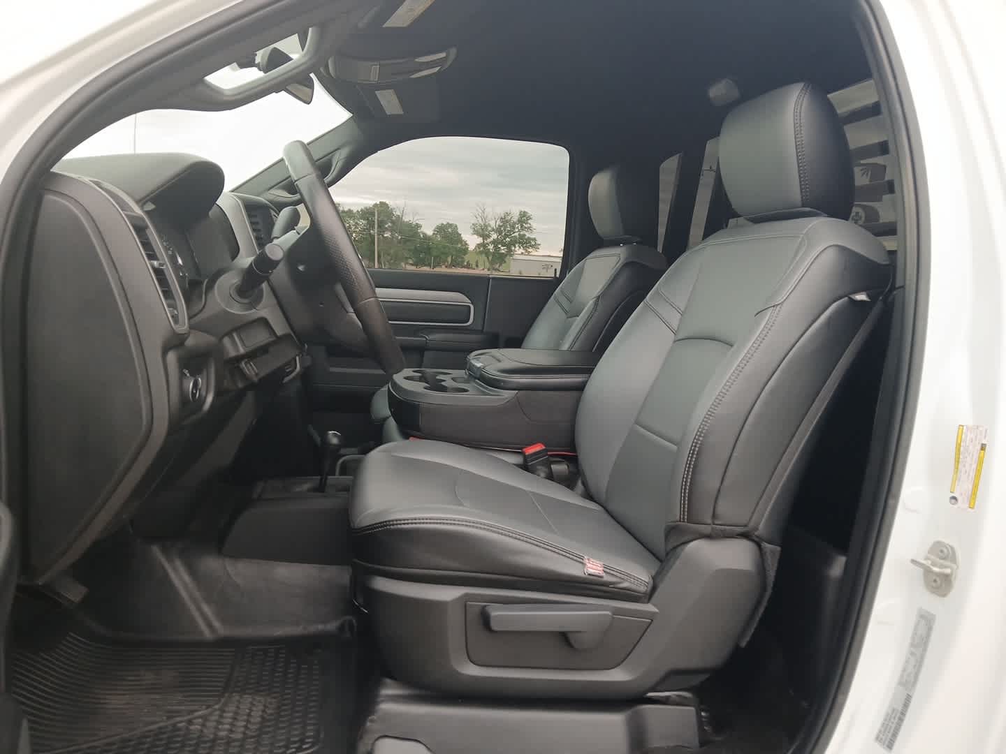 2024 RAM 3500 Tradesman Regular Cab 4x4 8' Box