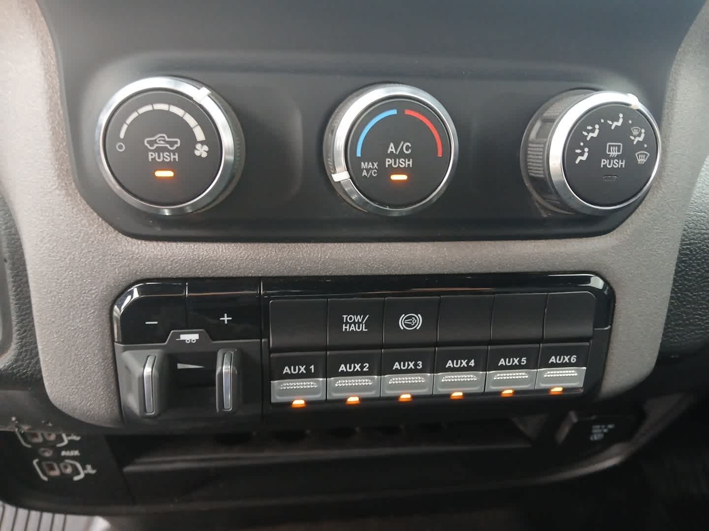 2024 RAM 3500 Tradesman Regular Cab 4x4 8' Box