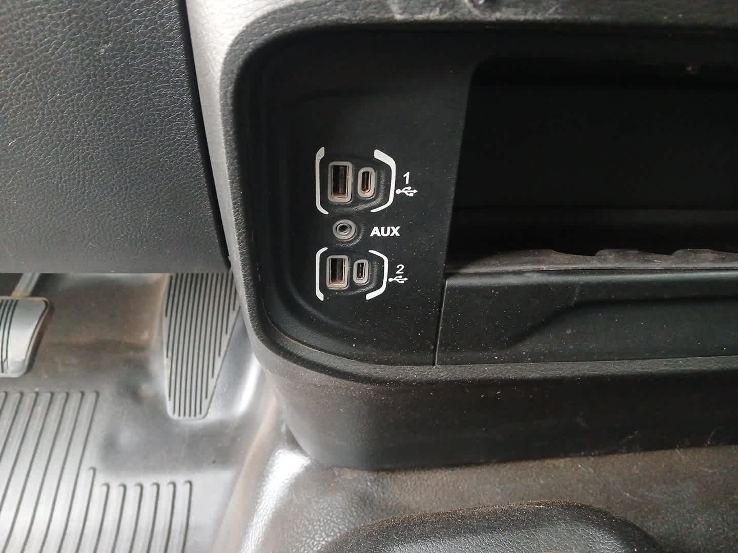 2024 RAM 3500 Tradesman Regular Cab 4x4 8' Box