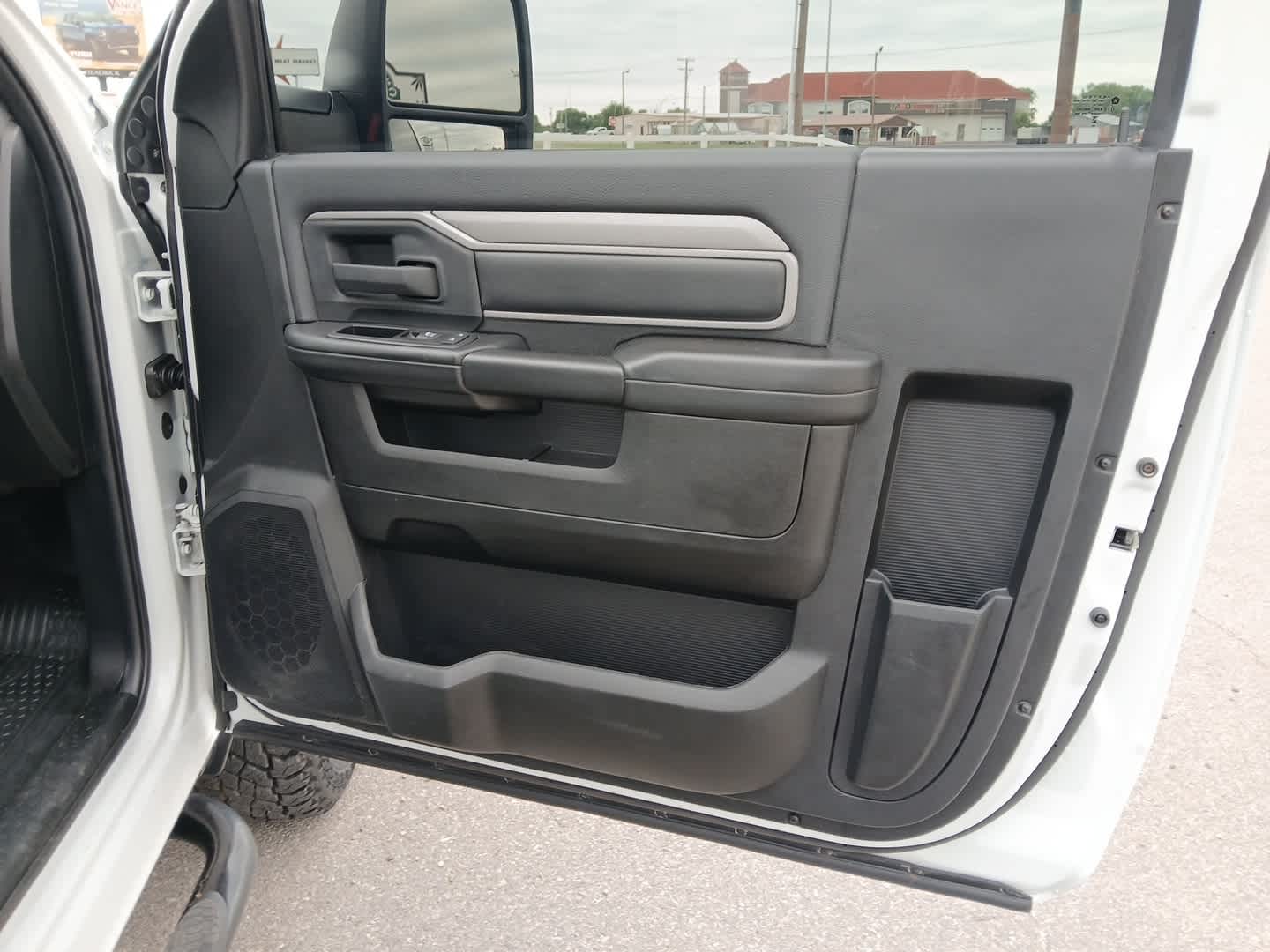 2024 RAM 3500 Tradesman Regular Cab 4x4 8' Box