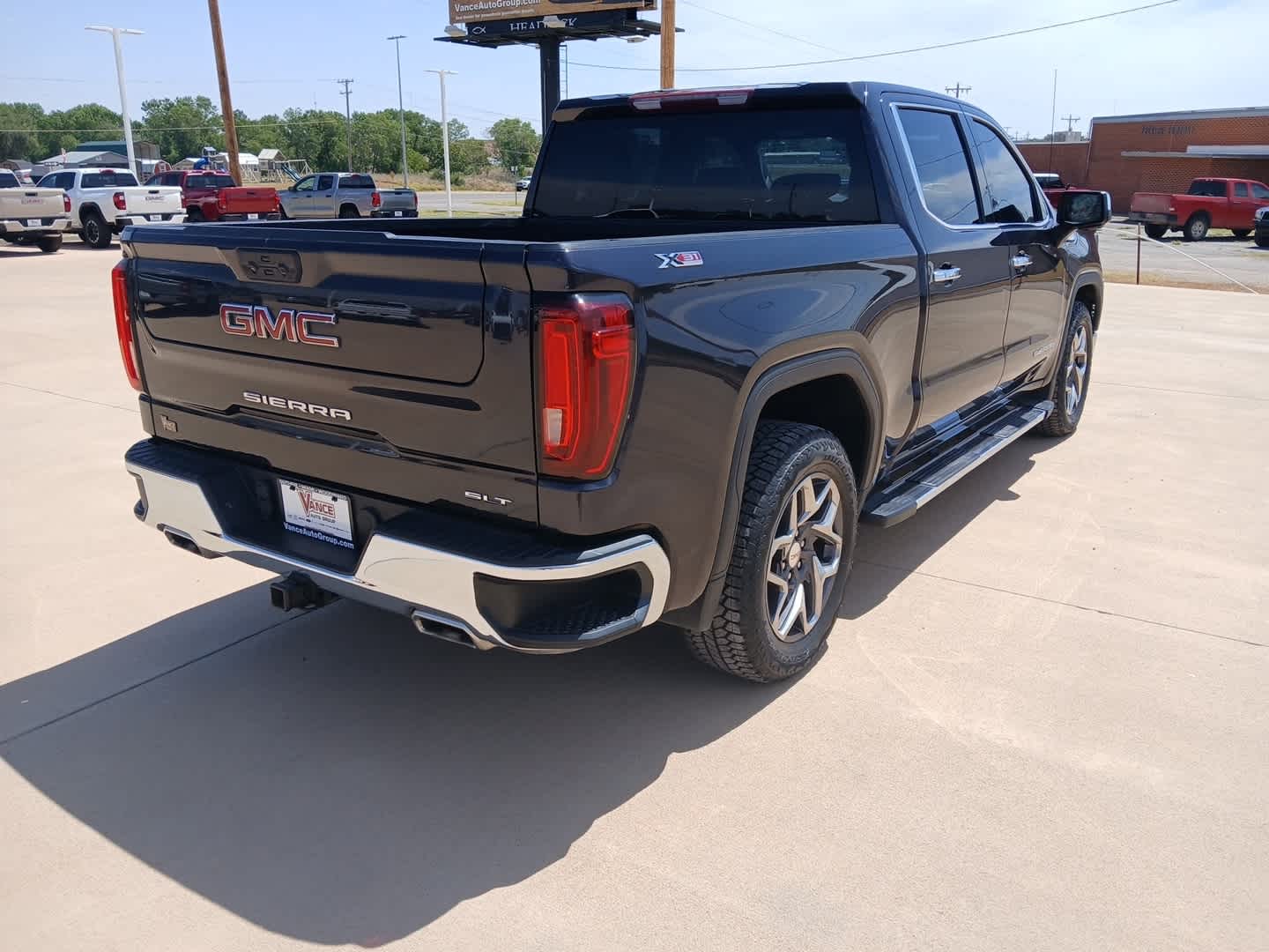 2022 GMC Sierra 1500 4WD Crew Cab Short Box SLT