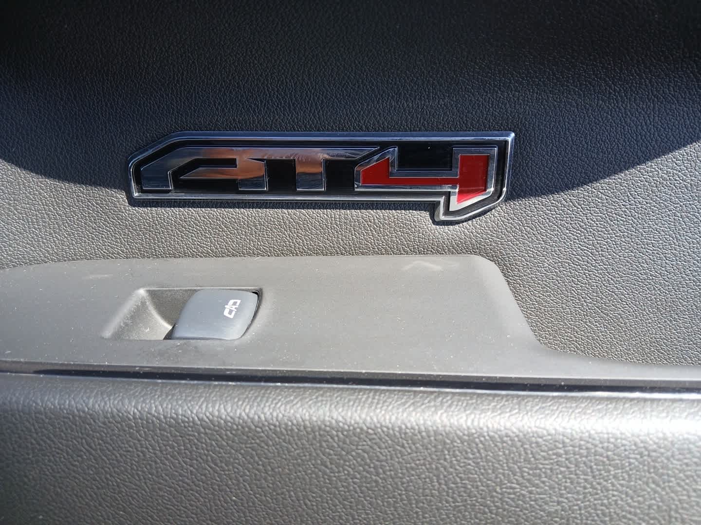 2025 GMC Sierra 1500 4WD Crew Cab Short Box AT4