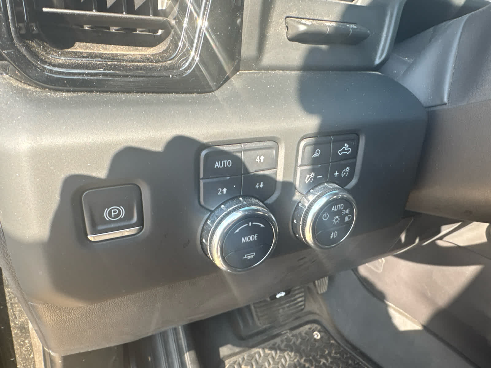 2024 GMC Sierra 1500 4WD Crew Cab Short Box AT4X