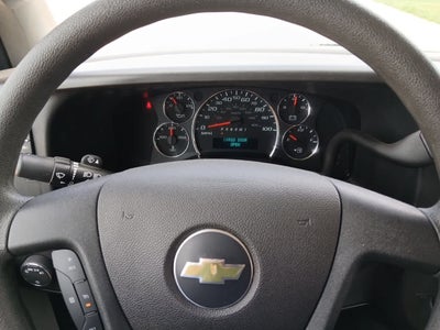 2025 Chevrolet Express Passenger 1LS