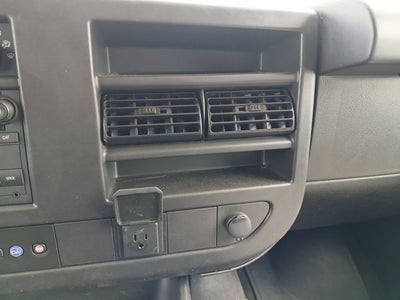 2025 Chevrolet Express Passenger 1LS