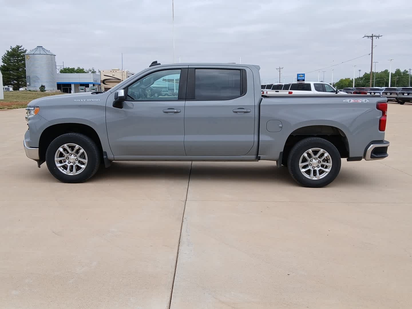 2024 Chevrolet Silverado 1500 LT (2FL)