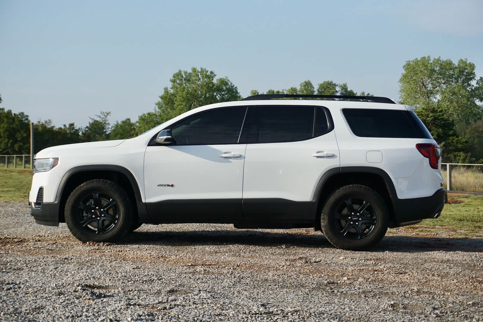 2022 GMC Acadia AT4