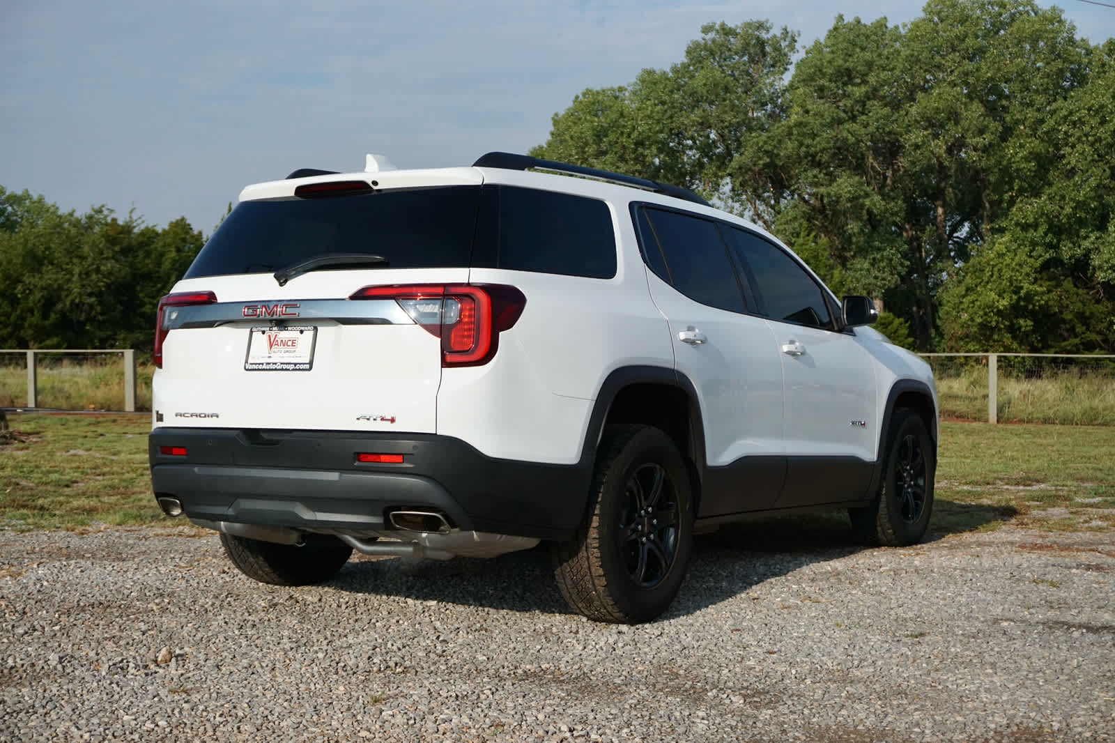 2022 GMC Acadia AT4