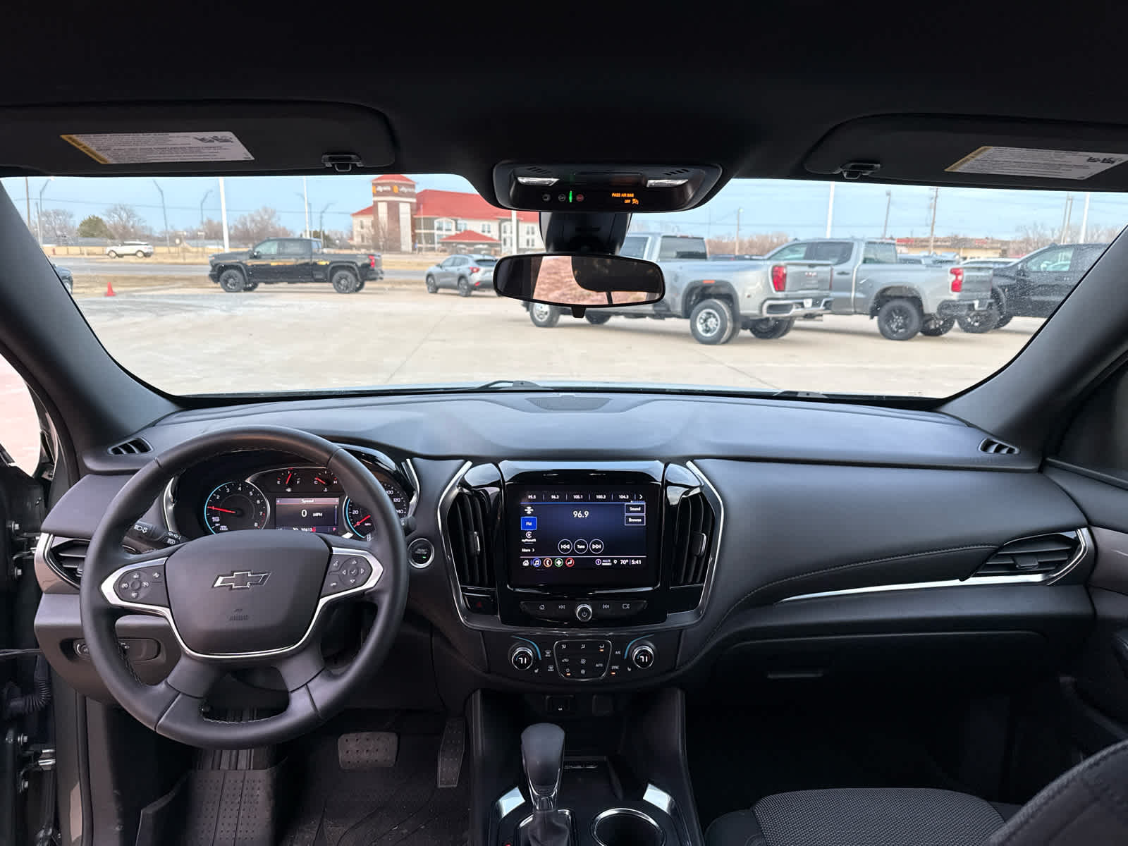 2023 Chevrolet Traverse LT Cloth