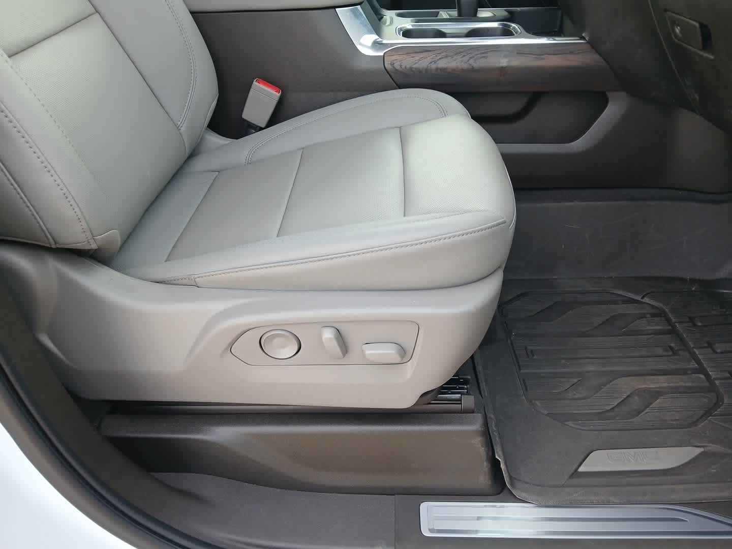 2026 GMC Sierra 1500 SLT - Photo 49