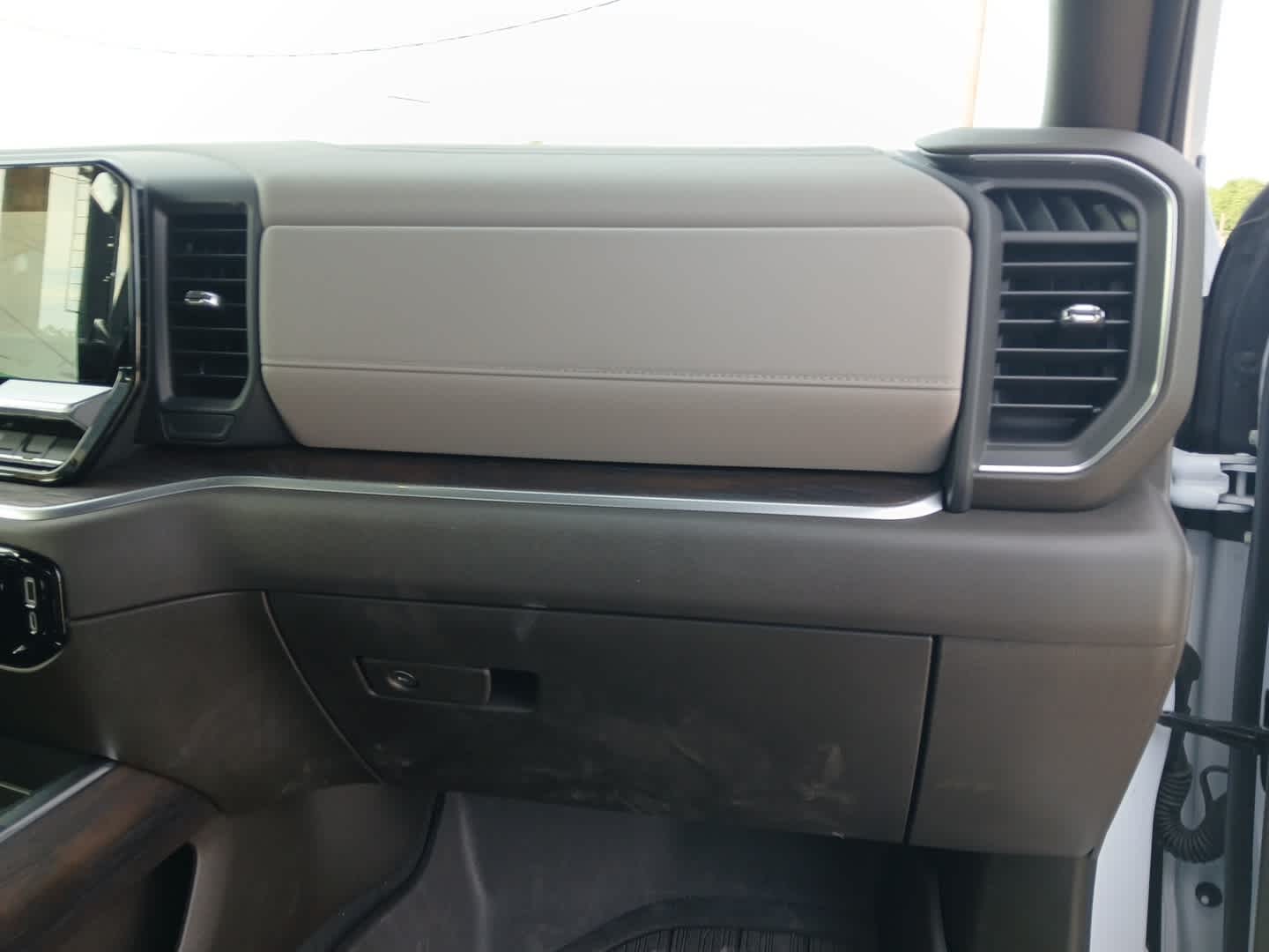 2026 GMC Sierra 1500 SLT - Photo 55