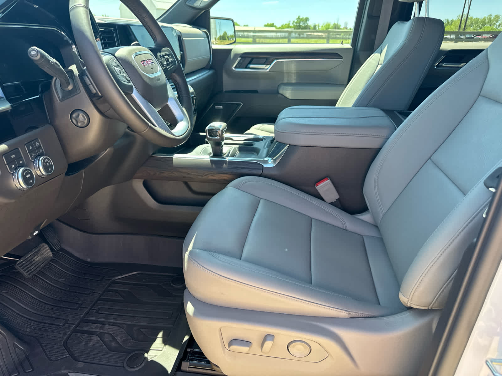 2026 GMC Sierra 1500 SLT - Photo 77