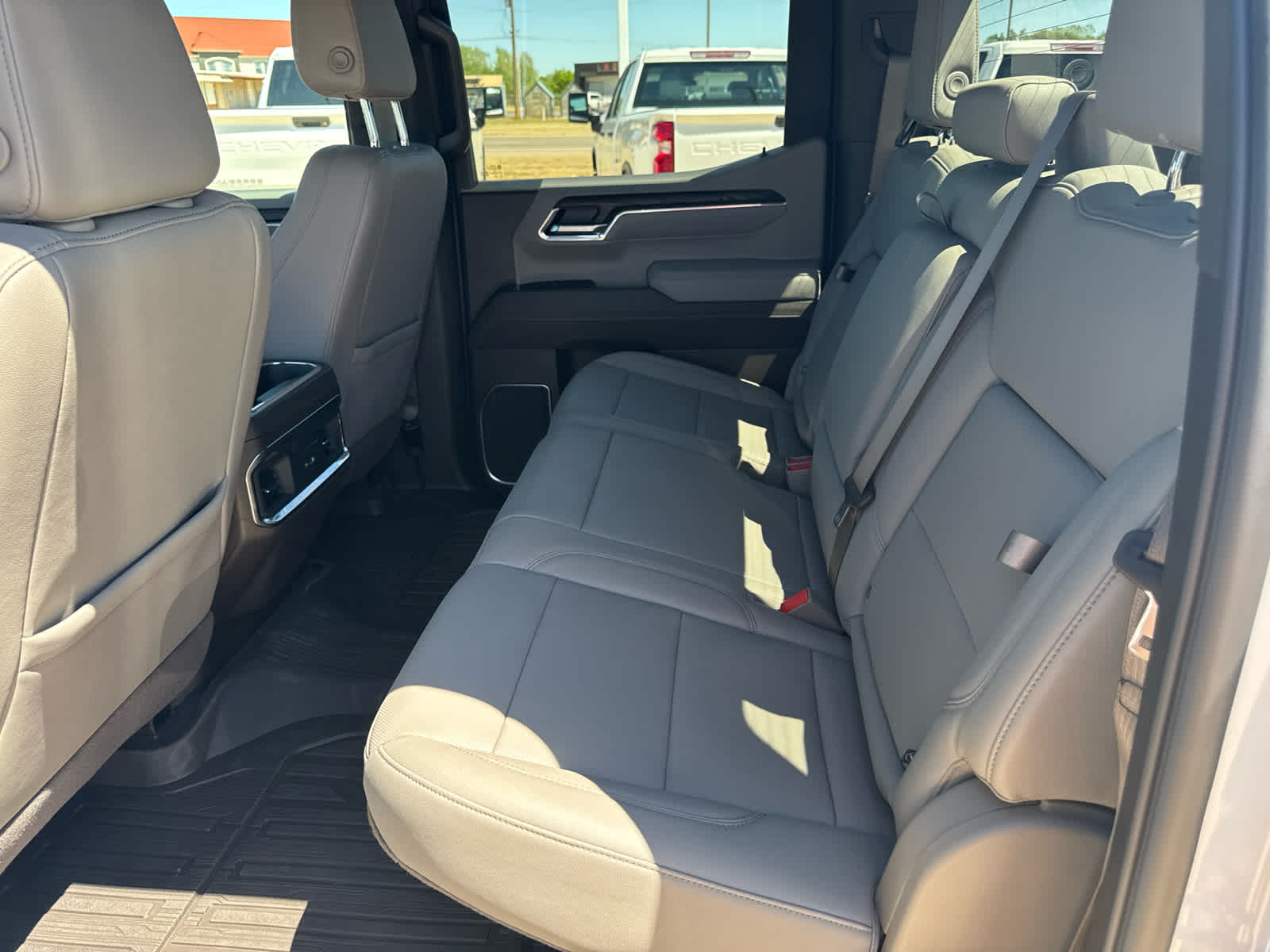 2026 GMC Sierra 1500 SLT - Photo 92