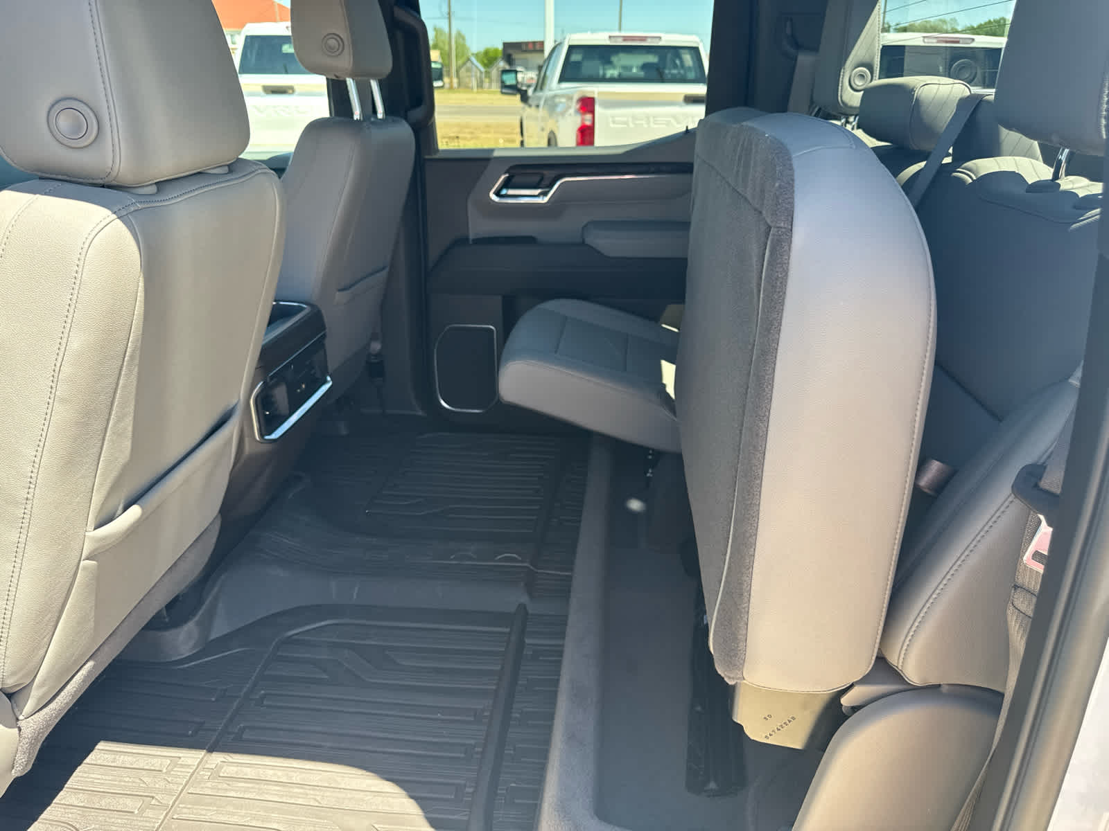 2026 GMC Sierra 1500 SLT - Photo 94