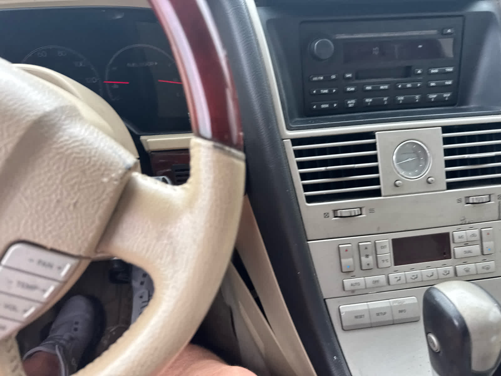 2005 Lincoln Aviator Base