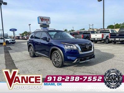 2024 Nissan Pathfinder SL
