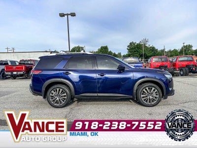 2024 Nissan Pathfinder SL