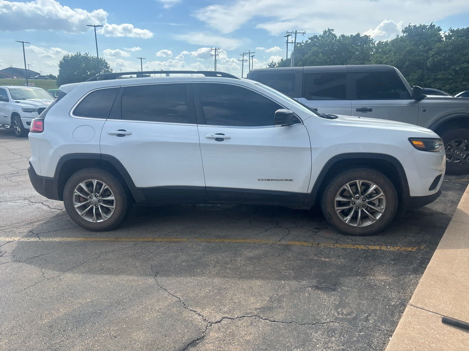 2022 Jeep Cherokee Latitude Lux