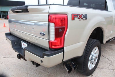 2017 Ford Super Duty F-350 SRW Pickup Platinum